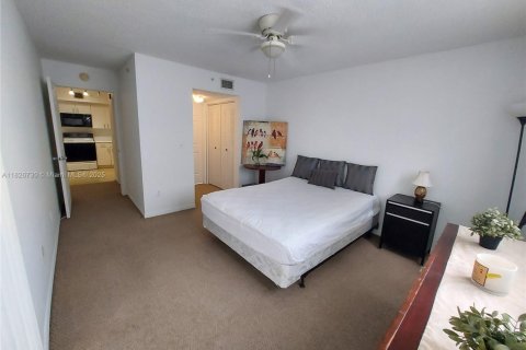 Condo in Davie, Florida, 2 bedrooms  № 1796988 - photo 30