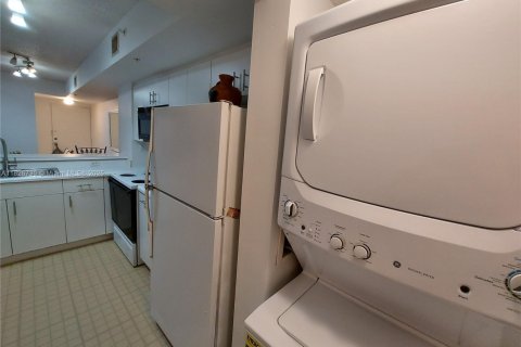 Condo in Davie, Florida, 2 bedrooms  № 1796988 - photo 24