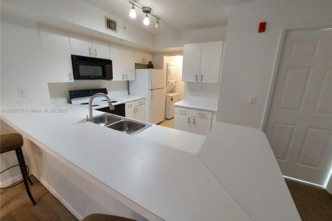 Condo in Davie, Florida, 2 bedrooms  № 1796988 - photo 16