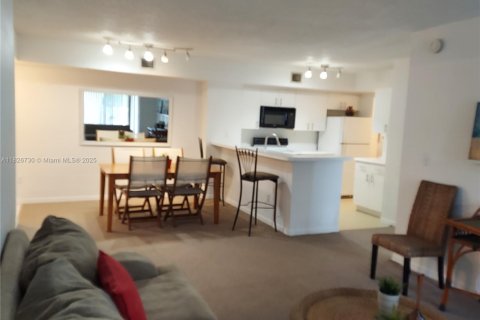 Condo in Davie, Florida, 2 bedrooms  № 1796988 - photo 14