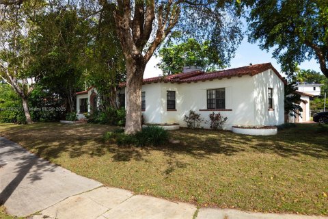 Купить виллу или дом в Майами-Шорс, Флорида 4 спальни, 266.26м2, № 1985374 - фото 4