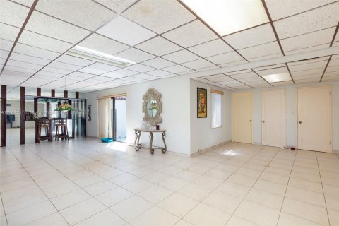 Купить виллу или дом в Майами-Шорс, Флорида 4 спальни, 266.26м2, № 1985374 - фото 24