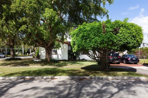 Купить виллу или дом в Майами-Шорс, Флорида 4 спальни, 266.26м2, № 1985374 - фото 6