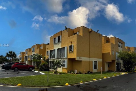 Condominio en Miami, Florida, 2 dormitorios  № 2019788