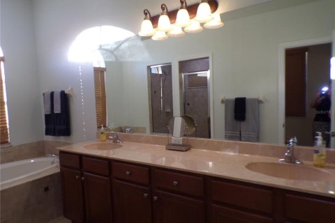 House in Port Charlotte, Florida 3 bedrooms, 195.19 sq.m. № 1733191 - photo 10