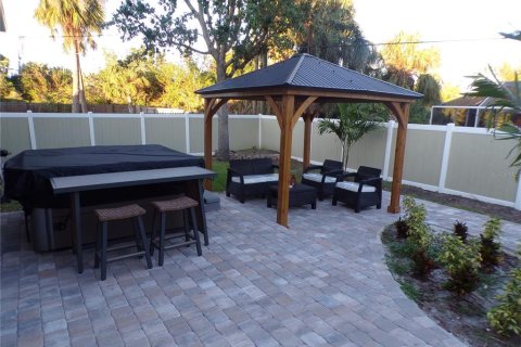 House in Port Charlotte, Florida 3 bedrooms, 195.19 sq.m. № 1733191 - photo 15