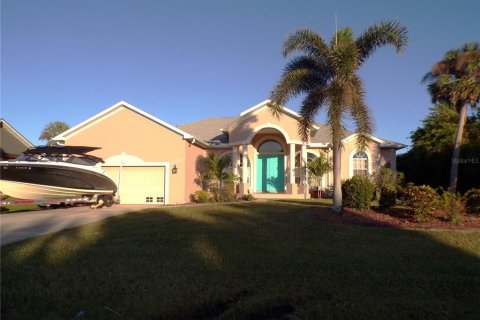 House in Port Charlotte, Florida 3 bedrooms, 195.19 sq.m. № 1733191 - photo 1
