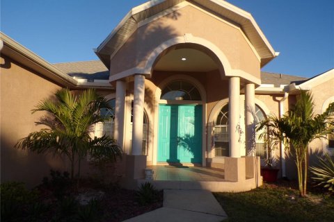 House in Port Charlotte, Florida 3 bedrooms, 195.19 sq.m. № 1733191 - photo 2