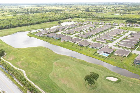 Casa en venta en Vero Beach, Florida, 4 dormitorios, 210.05 m2 № 1230233 - foto 1