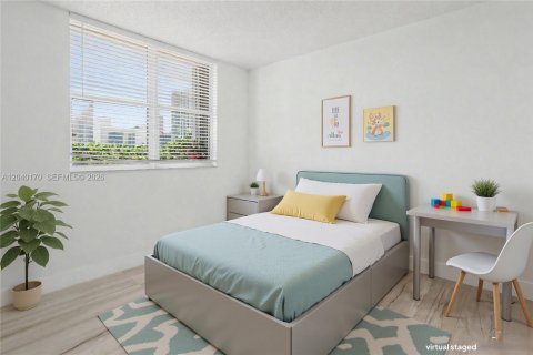 Condo in Miami, Florida, 2 bedrooms  № 2086345 - photo 15