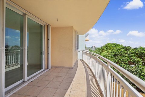 Condo in Miami, Florida, 2 bedrooms  № 2086345 - photo 20