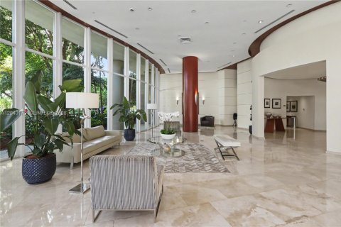 Condo in Miami, Florida, 2 bedrooms  № 2086345 - photo 23
