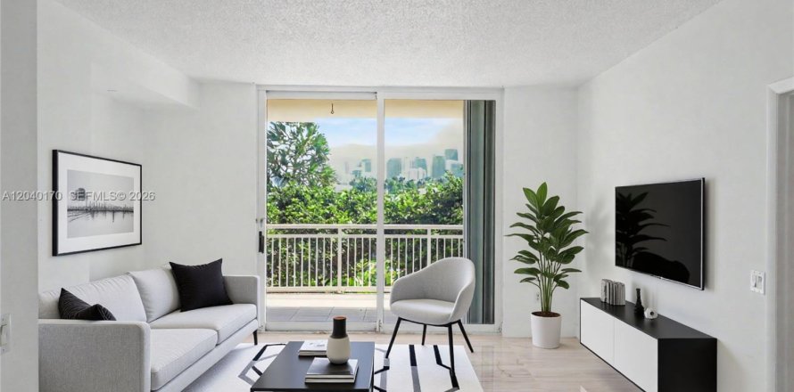 Condo in Miami, Florida, 2 bedrooms  № 2086345