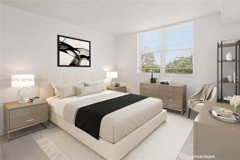 Condo in Miami, Florida, 2 bedrooms  № 2086345 - photo 11