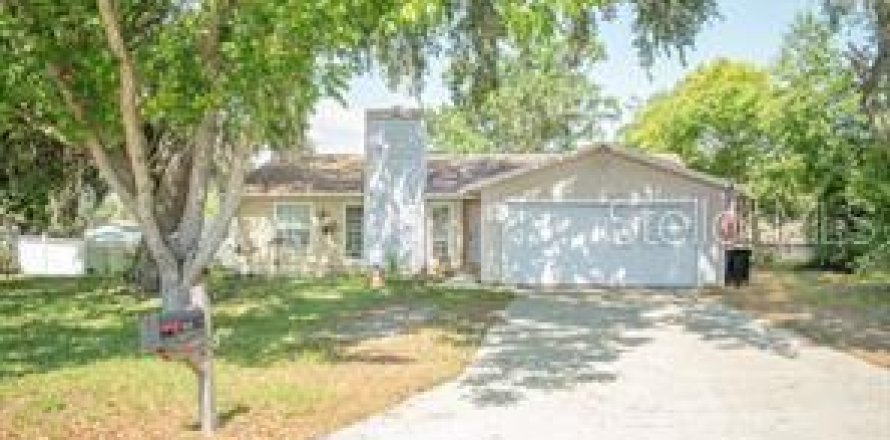 House in Lakeland, Florida 3 bedrooms, 132.29 sq.m. № 1900411