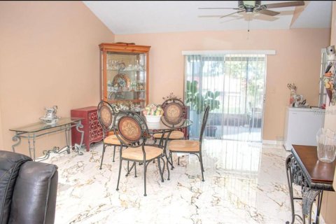House in Lakeland, Florida 3 bedrooms, 132.29 sq.m. № 1900411 - photo 4