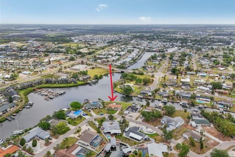 House in Apollo Beach, Florida 3 bedrooms, 157.1 sq.m. № 1734444 - photo 1