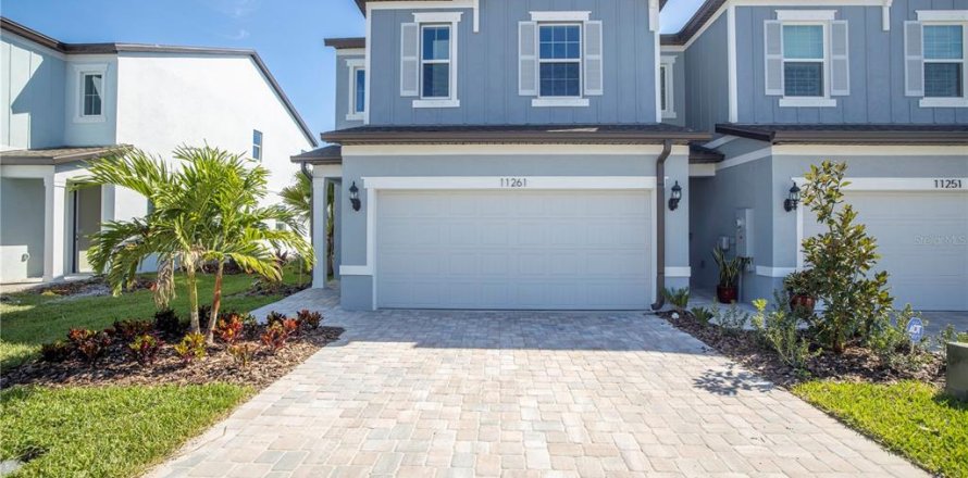 Touwnhouse à Saint Petersburg, Floride 3 chambres, 186.73 m2 № 2425713