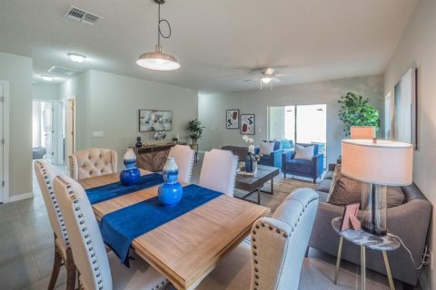 Villa ou maison à louer à Kissimmee, Floride: 4 chambres, 157.47 m2 № 2383973 - photo 8