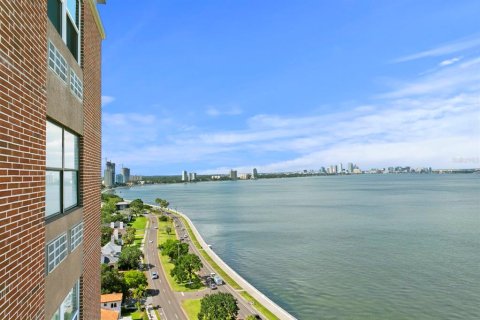 Condominio en venta en Tampa, Florida, 3 dormitorios, 140.65 m2 № 1539538 - foto 1