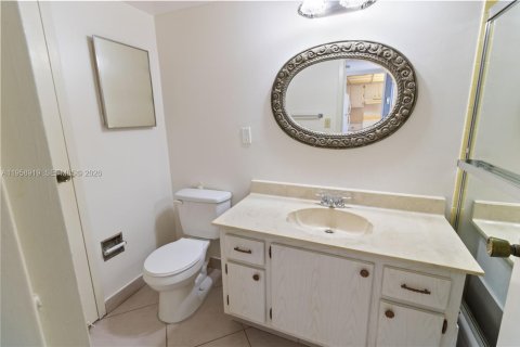 Copropriété à vendre à Lauderdale Lakes, Floride: 1 chambre, 65.5 m2 № 2021911 - photo 7
