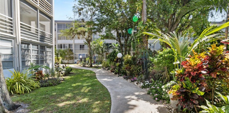 Condo à Lauderdale Lakes, Floride, 1 chambre  № 2021911