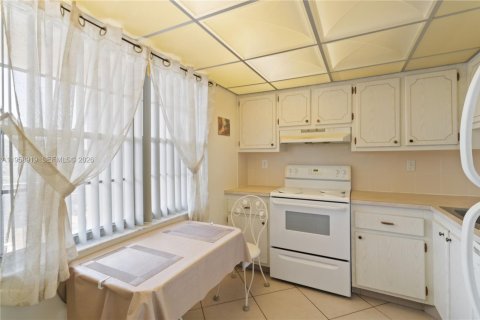 Copropriété à vendre à Lauderdale Lakes, Floride: 1 chambre, 65.5 m2 № 2021911 - photo 5