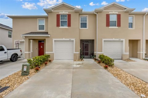 Townhouse in Howey-in-the-Hills, Florida 3 bedrooms, 155.43 sq.m. № 2208472