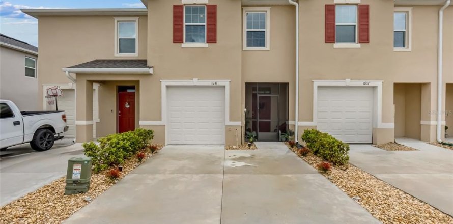 Touwnhouse à Howey-in-the-Hills, Floride 3 chambres, 155.43 m2 № 2208472