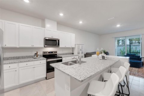 Touwnhouse à vendre à Howey-in-the-Hills, Floride: 3 chambres, 155.43 m2 № 2208472 - photo 11