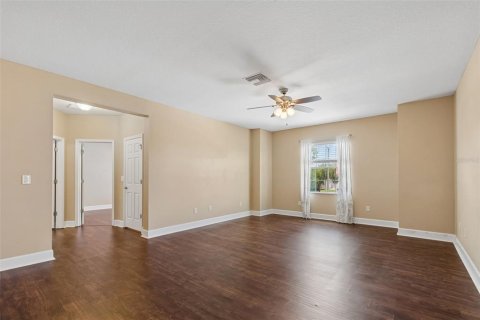 House in Pinellas Park, Florida 5 bedrooms, 287.9 sq.m. № 2151768 - photo 17