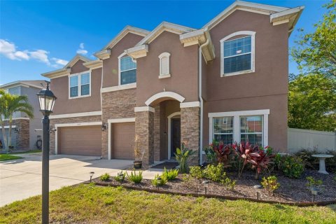 House in Pinellas Park, Florida 5 bedrooms, 287.9 sq.m. № 2151768