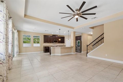 House in Pinellas Park, Florida 5 bedrooms, 287.9 sq.m. № 2151768 - photo 10