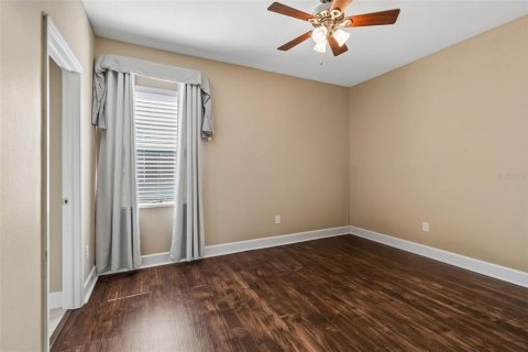 House in Pinellas Park, Florida 5 bedrooms, 287.9 sq.m. № 2151768 - photo 25
