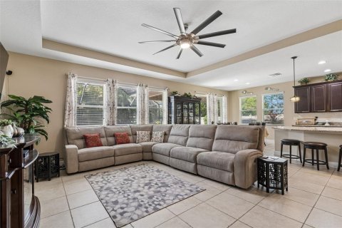 House in Pinellas Park, Florida 5 bedrooms, 287.9 sq.m. № 2151768 - photo 9