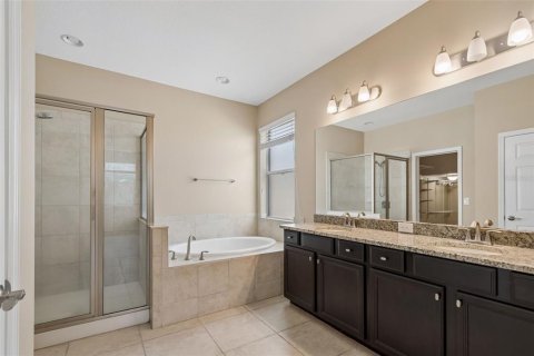 House in Pinellas Park, Florida 5 bedrooms, 287.9 sq.m. № 2151768 - photo 14