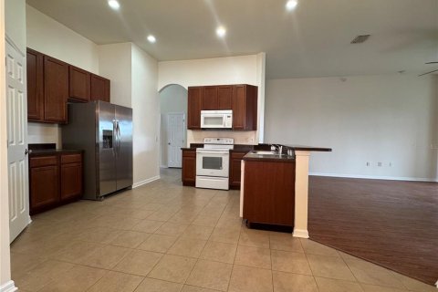 House in Seffner, Florida 3 bedrooms, 163.23 sq.m. № 2202876 - photo 11