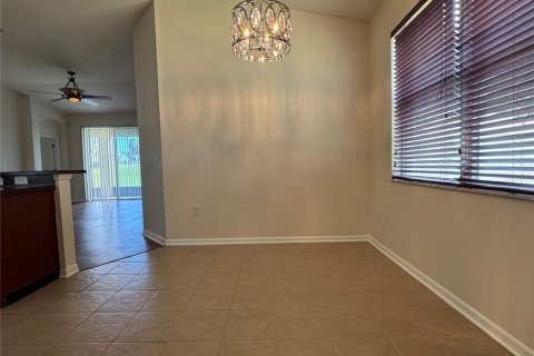 House in Seffner, Florida 3 bedrooms, 163.23 sq.m. № 2202876 - photo 15
