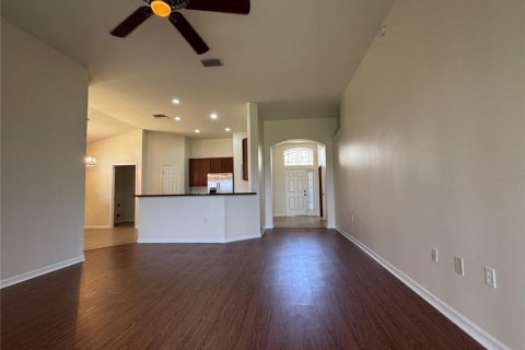 House in Seffner, Florida 3 bedrooms, 163.23 sq.m. № 2202876 - photo 6