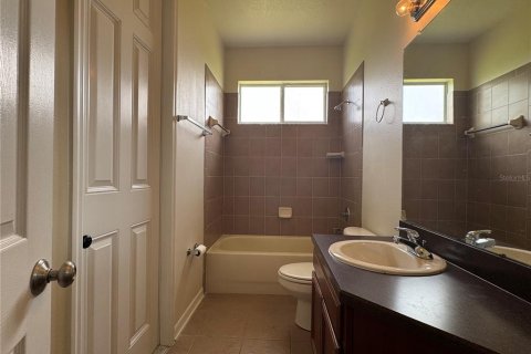 House in Seffner, Florida 3 bedrooms, 163.23 sq.m. № 2202876 - photo 30