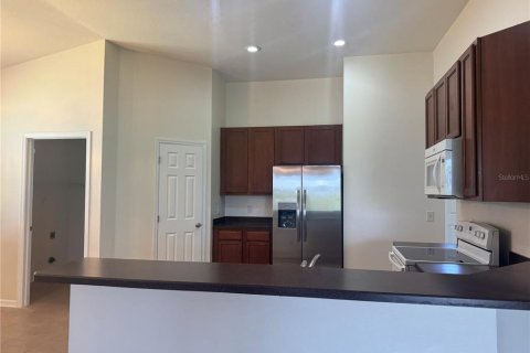 House in Seffner, Florida 3 bedrooms, 163.23 sq.m. № 2202876 - photo 12