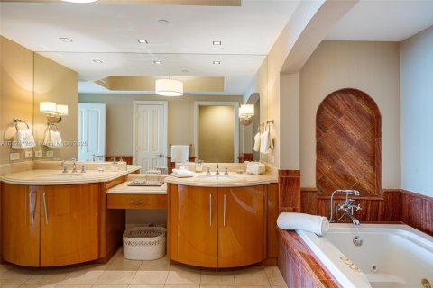 Copropriété à louer à Sunny Isles Beach, Floride: 3 chambres, 205.69 m2 № 1764240 - photo 19