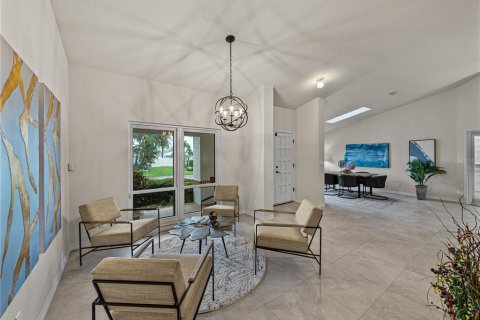 House in Tierra Verde, Florida 3 bedrooms, 246.66 sq.m. № 1908831 - photo 9