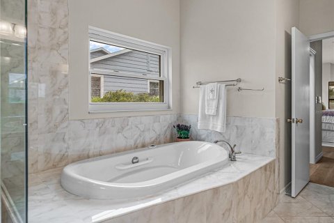 House in Tierra Verde, Florida 3 bedrooms, 246.66 sq.m. № 1908831 - photo 29