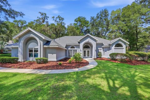 House in Gainesville, Florida 4 bedrooms, 247.31 sq.m. № 2322633