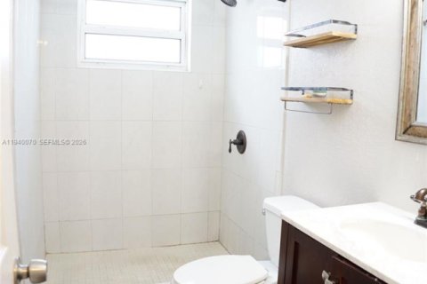 Apartment in Miami, Florida 1 bedroom, 248.89 sq.m. № 1998197 - photo 10