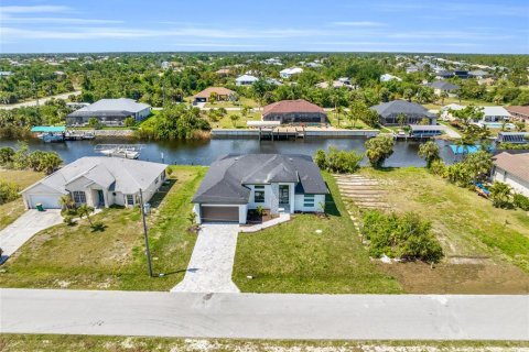 Casa en alquiler en Port Charlotte, Florida, 4 dormitorios, 175.96 m2 № 1402132 - foto 5