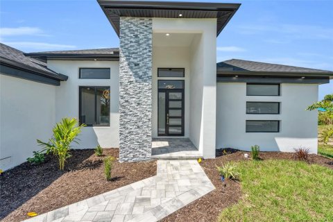 Casa en alquiler en Port Charlotte, Florida, 4 dormitorios, 175.96 m2 № 1402132 - foto 3