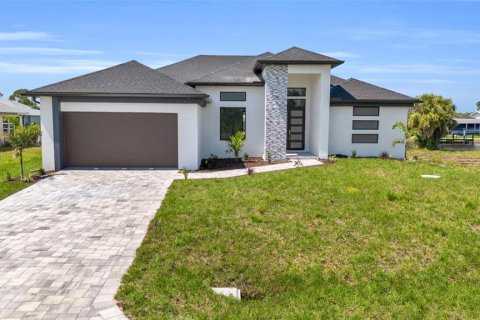 Casa en alquiler en Port Charlotte, Florida, 4 dormitorios, 175.96 m2 № 1402132 - foto 1