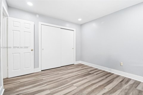 Villa ou maison à louer à Dania Beach, Floride: 2 chambres, 183.57 m2 № 2086182 - photo 21